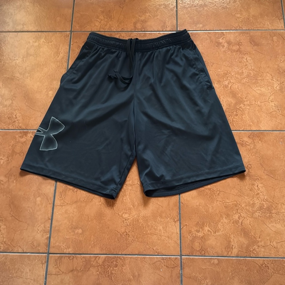 Short under armour men size M